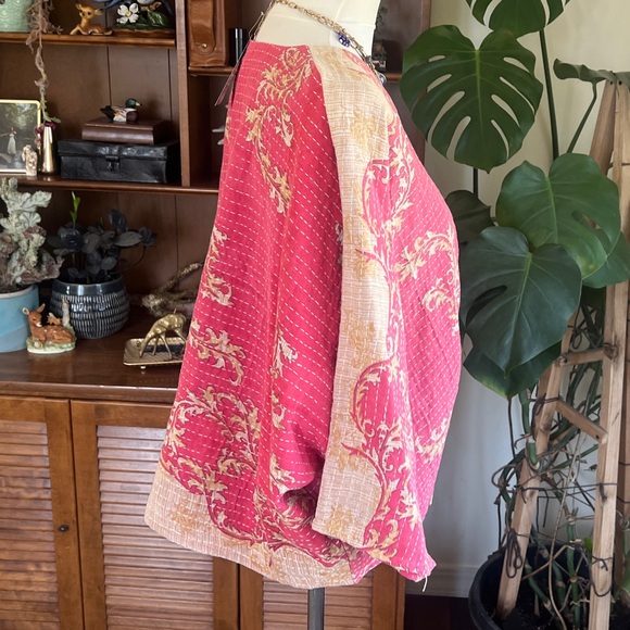 She Lives Beauty Pink Bird Kantha Butterfly Cinch Tie Reversible V-Neck Shirt - Picture 6 of 15